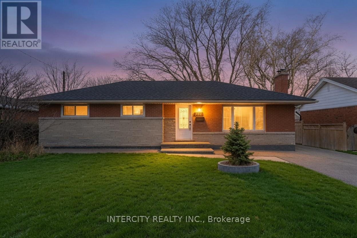 MLS® listing #29839630 for sale located at 781 DRURY LANE