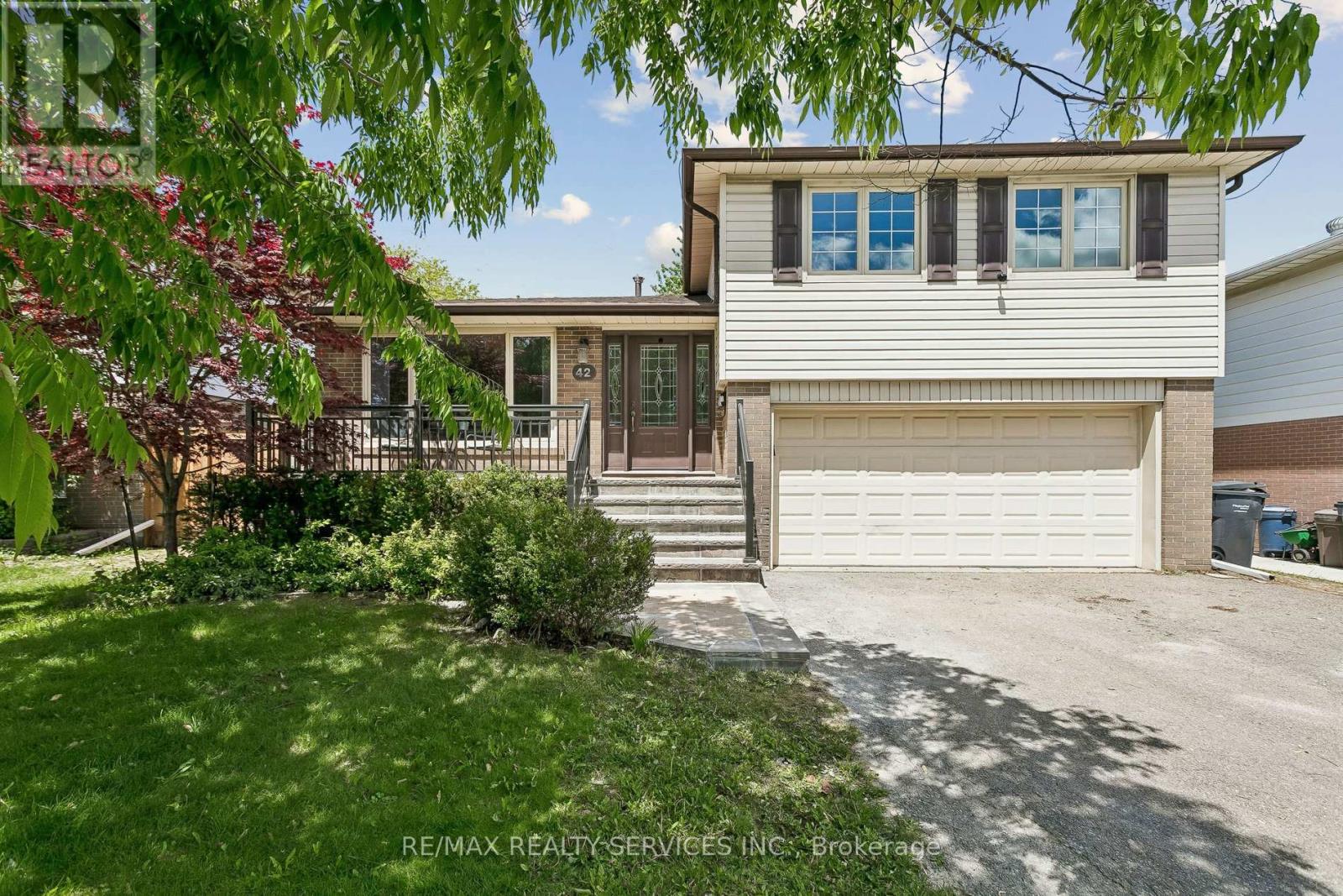 MLS® listing #29839654 for sale located at 42 WATSON CRESCENT