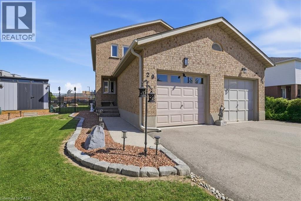 MLS® listing #29839792 for sale located at 20 RIDGEWAY Crescent