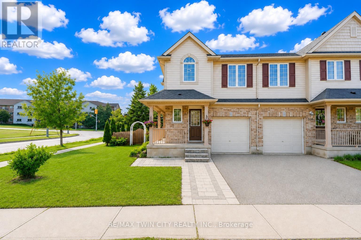 MLS® listing #29840391 for sale located at 538 BEAUMONT CRESCENT