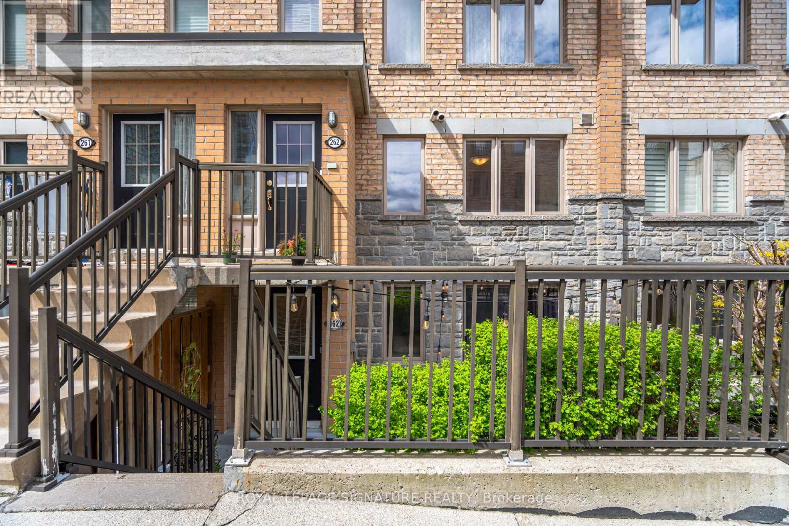 MLS® listing #29842486 for sale located at 162 - 8 FOUNDRY AVENUE