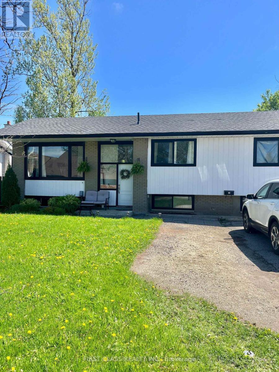 MLS® listing #29844602 for sale located at 53 CENTRE STREET E