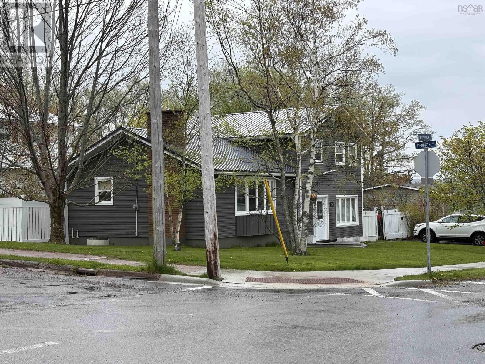MLS® listing #29844747 for sale located at 118 MacSween Street