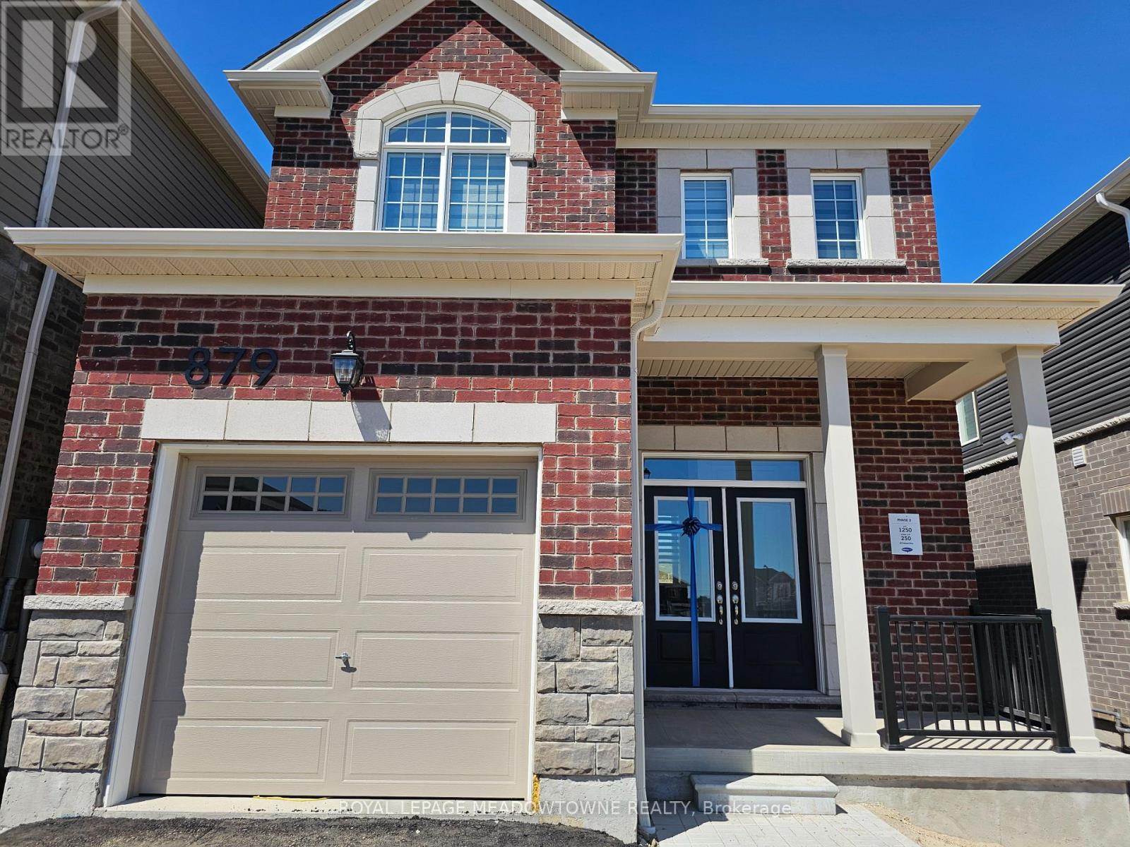 MLS® listing #29845520 for sale located at 879 AMAND DRIVE