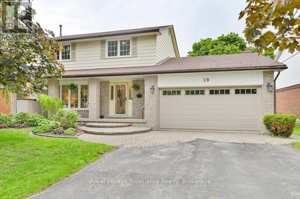 MLS® listing #29846197 for sale located at 28 BRIARWOOD CRESCENT