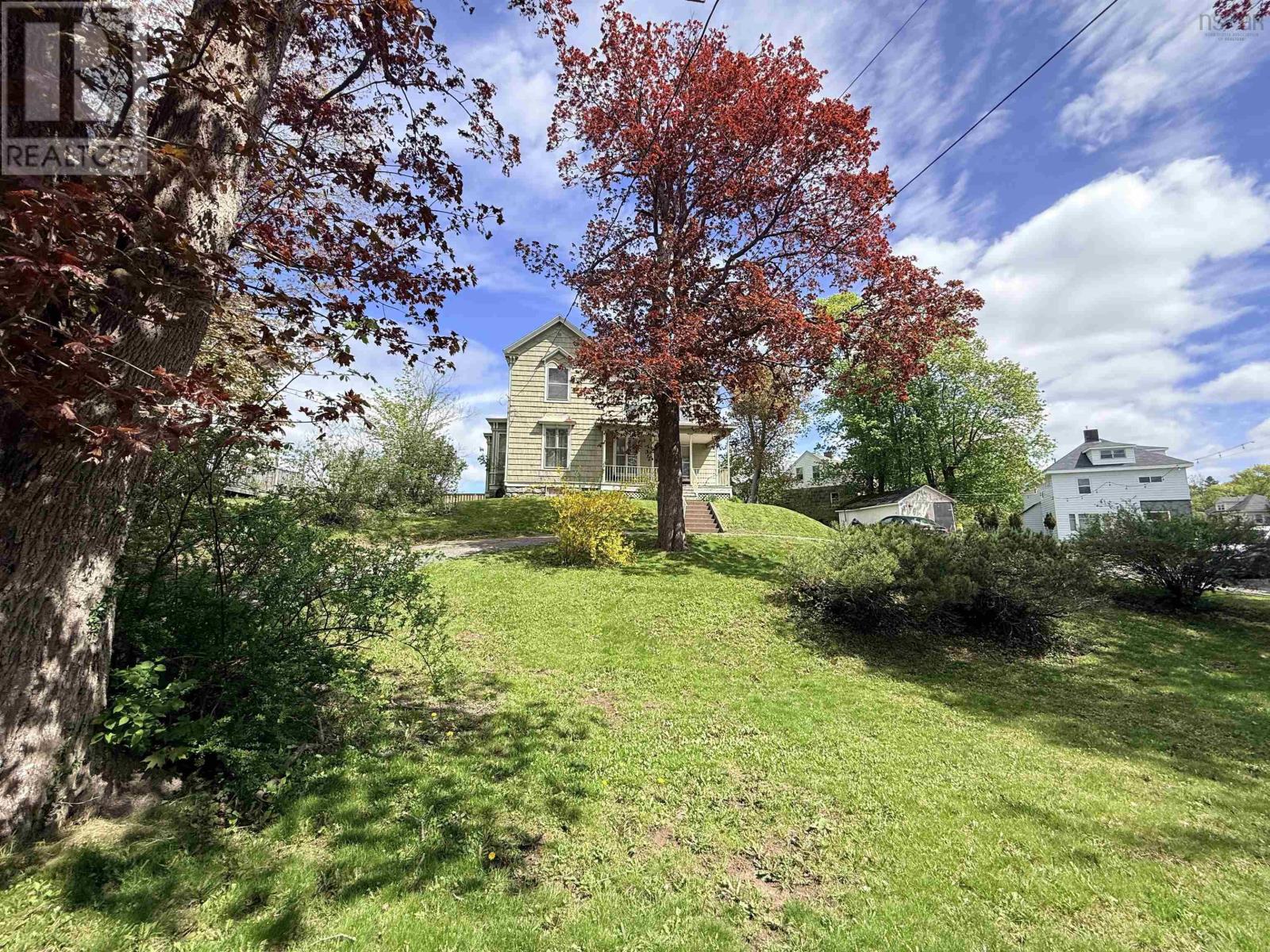 MLS® listing #29846224 for sale located at 242 Fraser Street