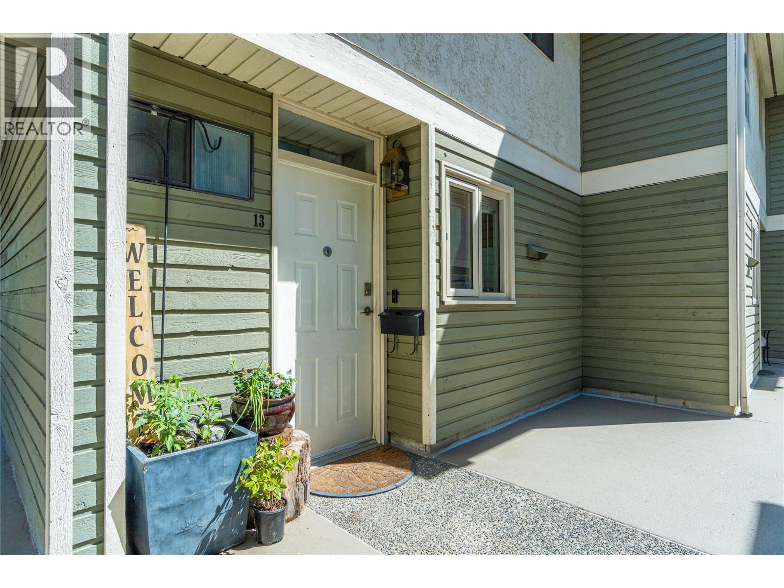 MLS® listing #29848528 for sale located at 145 NICOLA Street Unit# 13