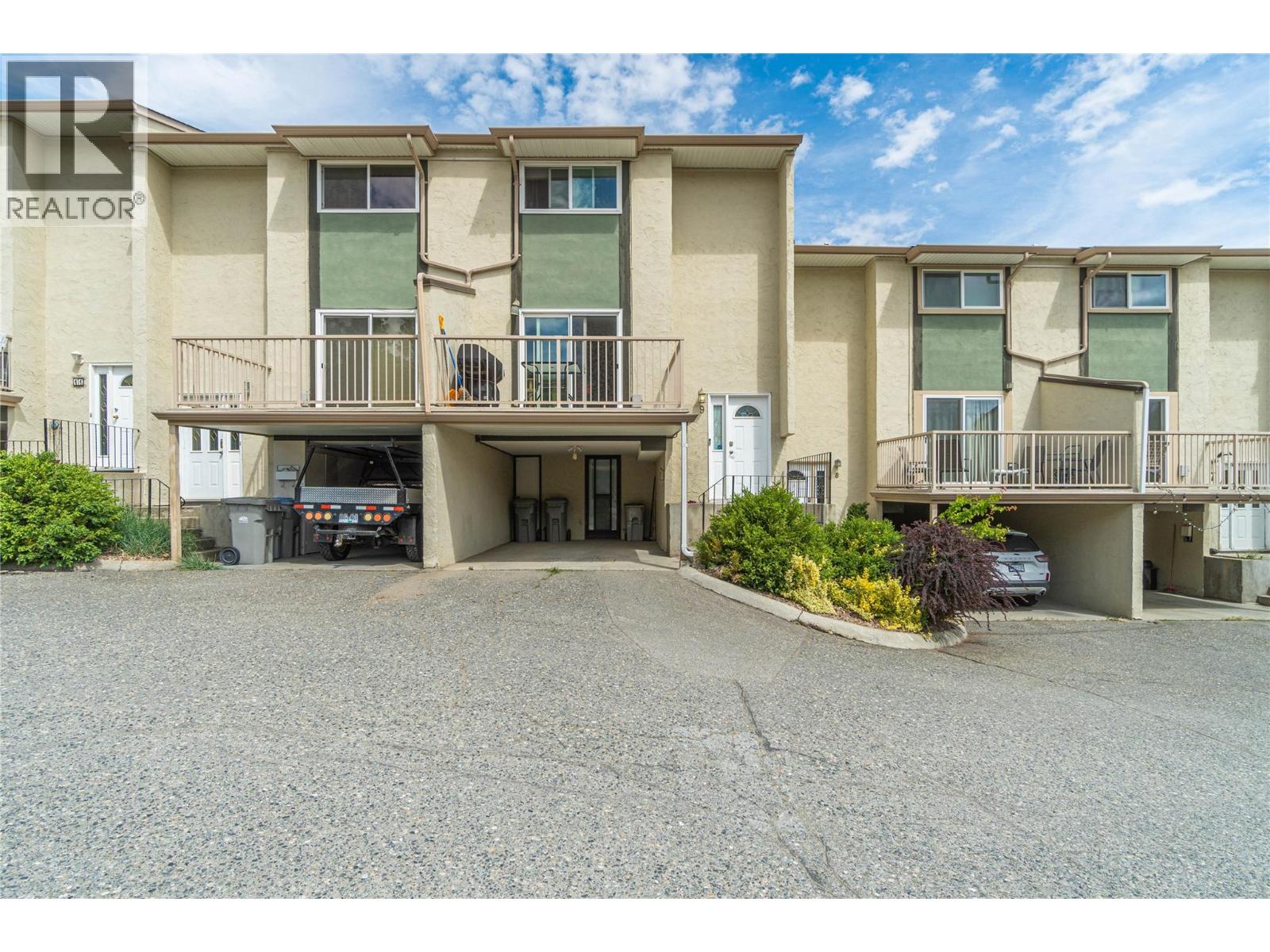 MLS® listing #29850343 for sale located at 1469 SPRINGHILL Drive Unit# 9