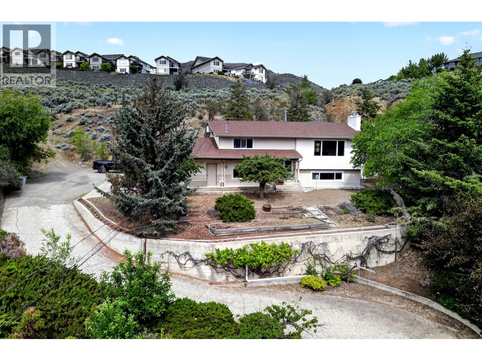 MLS® listing #29850377 for sale located at 820 ANDERSON Terrace