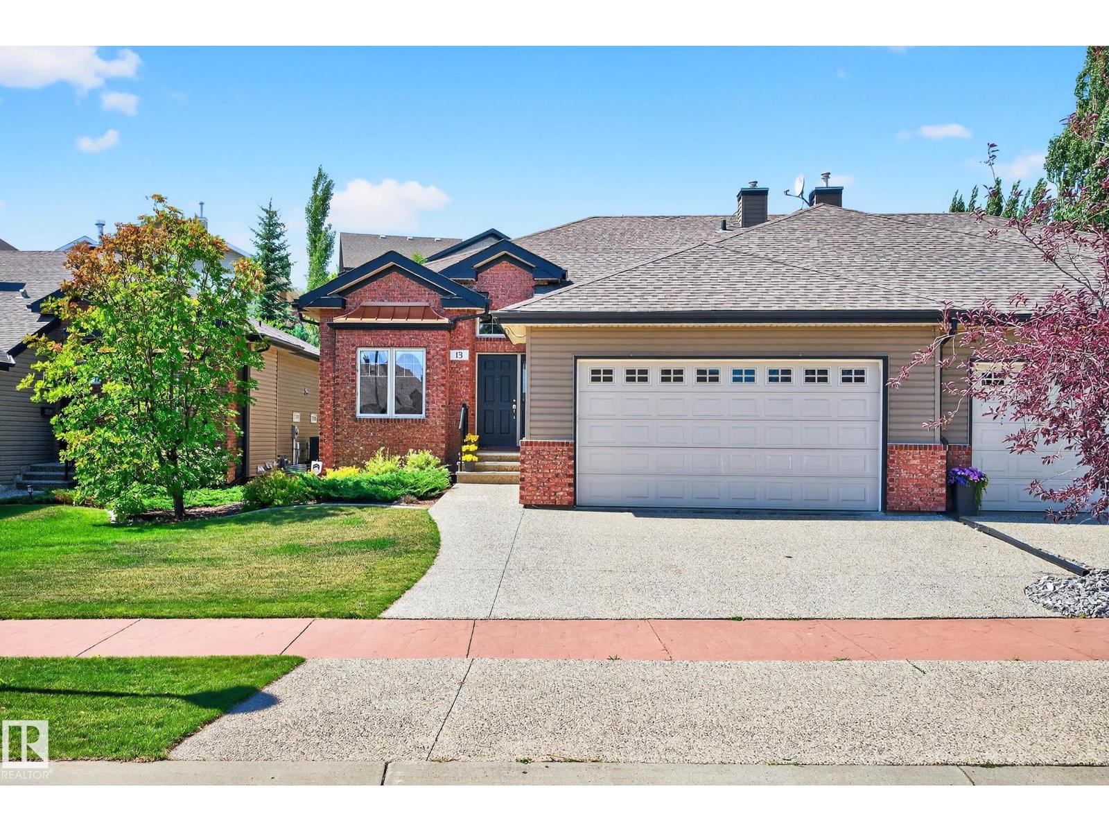 MLS® listing #29851233 for sale located at 13 OAKCREST TC