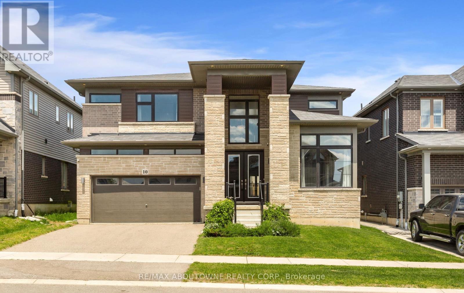 MLS® listing #29851520 for sale located at 10 MCGOVERN LANE