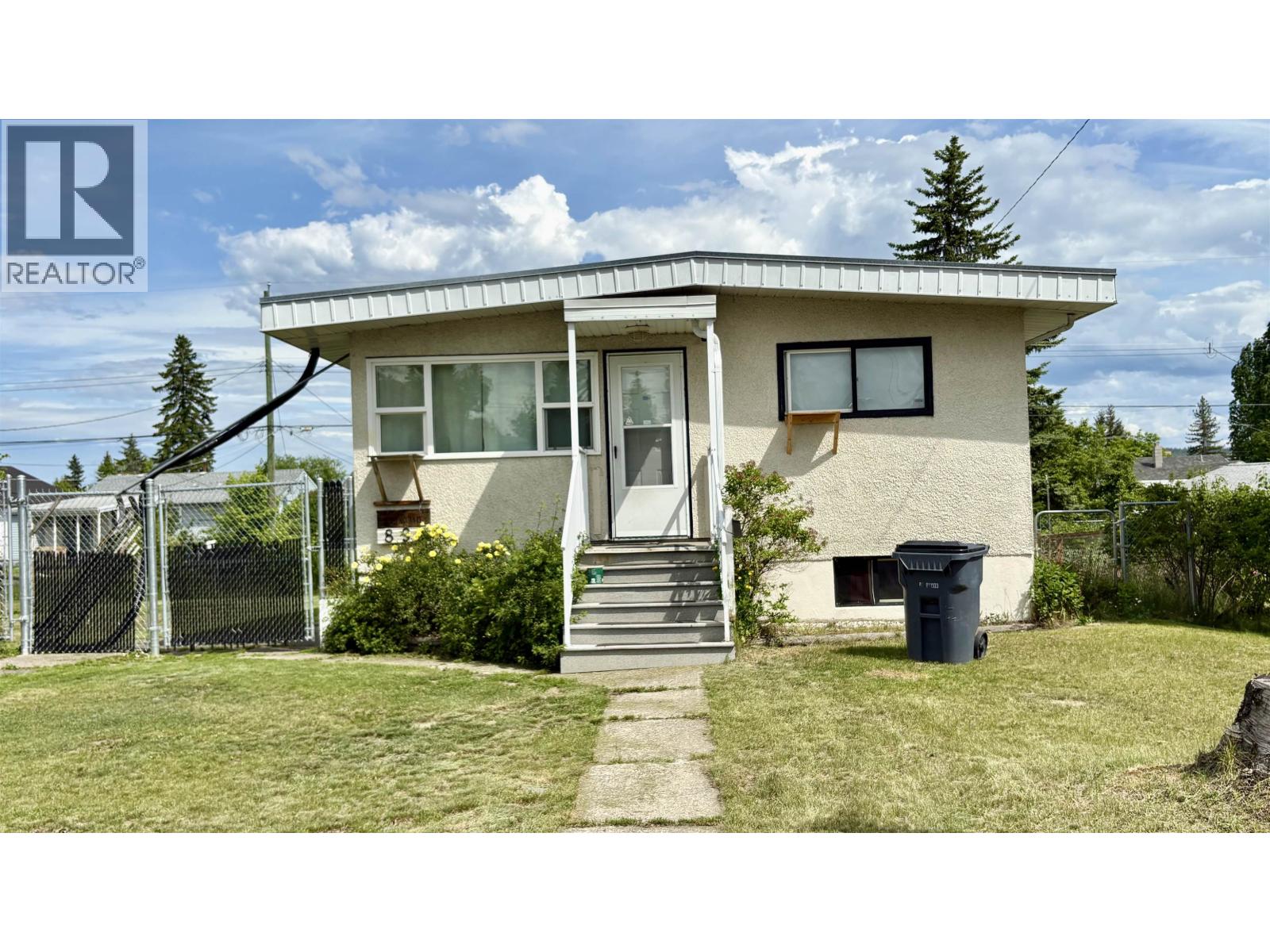 MLS® listing #29851532 for sale located at 898 EWERT STREET