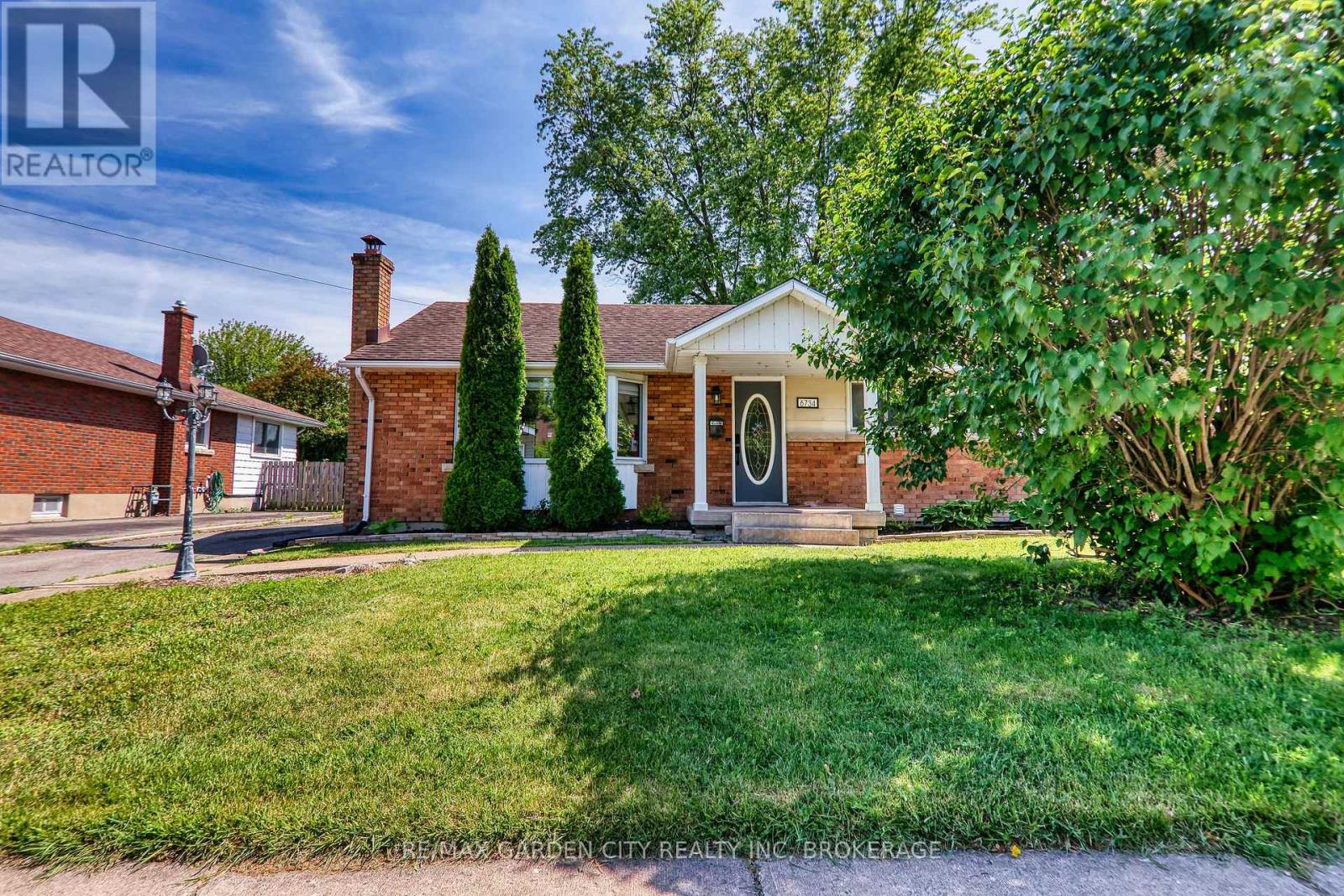 MLS® listing #29852370 for sale located at 6734 O'NEIL STREET
