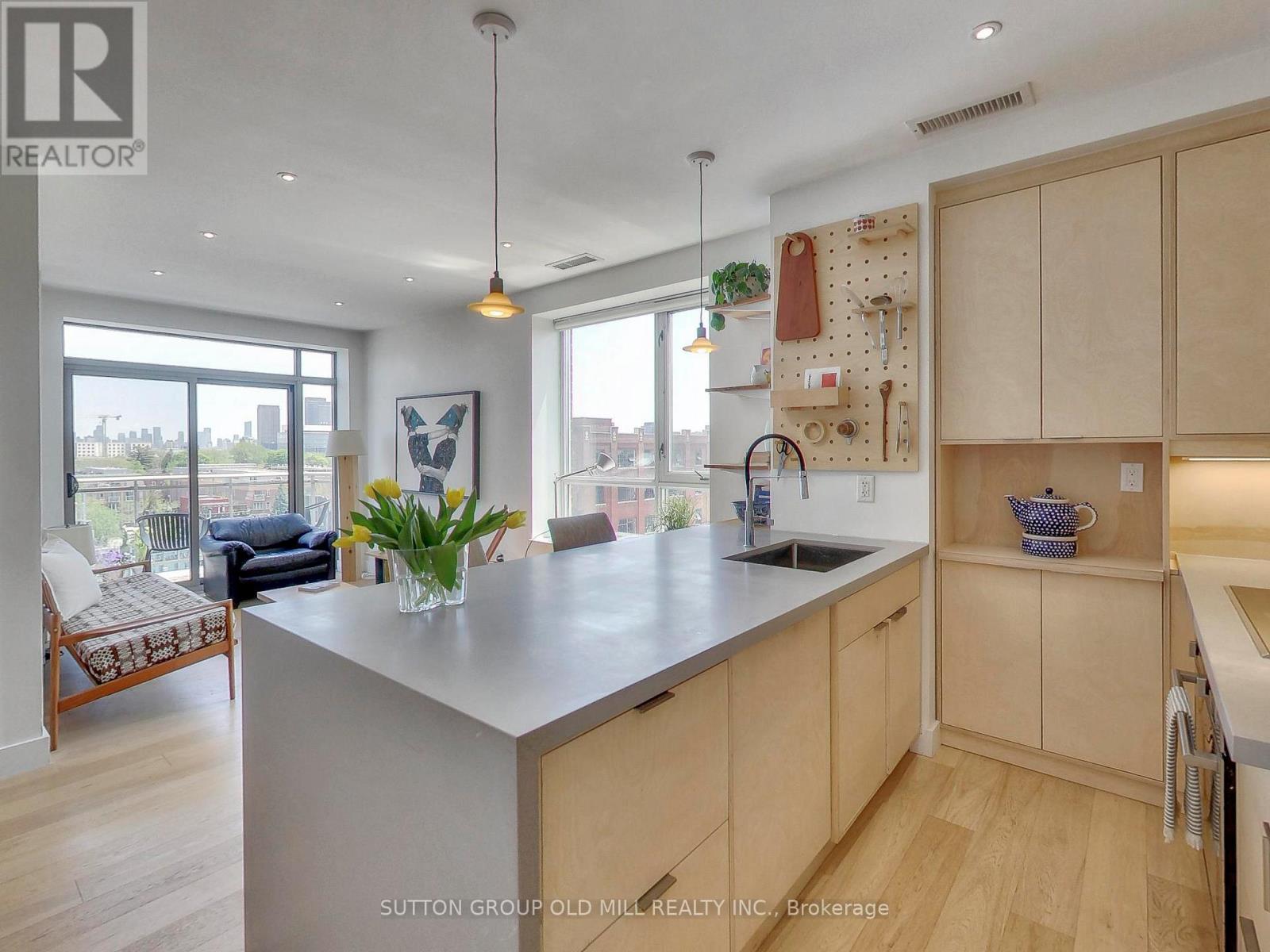 MLS® listing #29853344 for sale located at 712 - 2495 DUNDAS STREET W