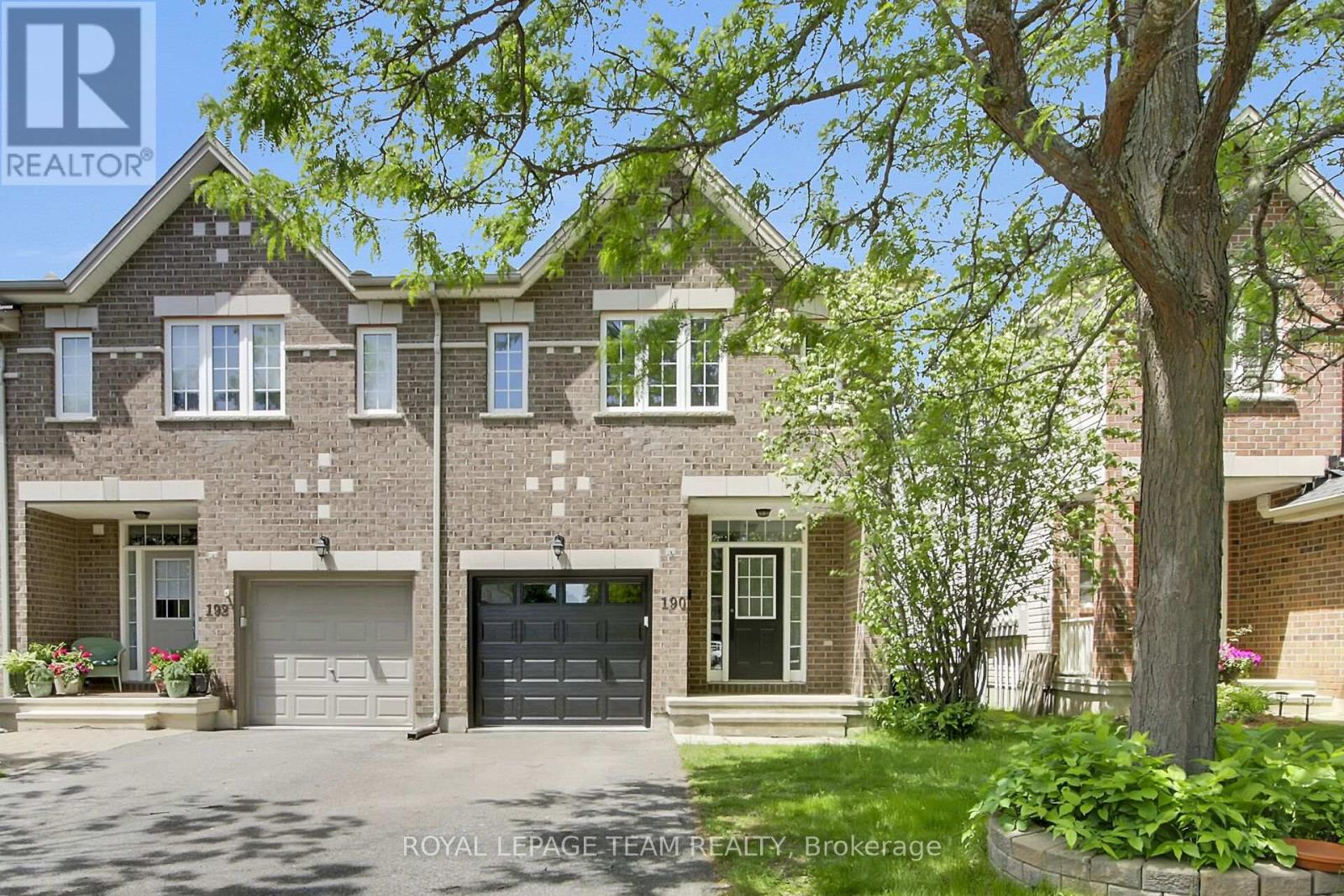 MLS® listing #29853387 for sale located at 190 SADDLESMITH CIRCLE