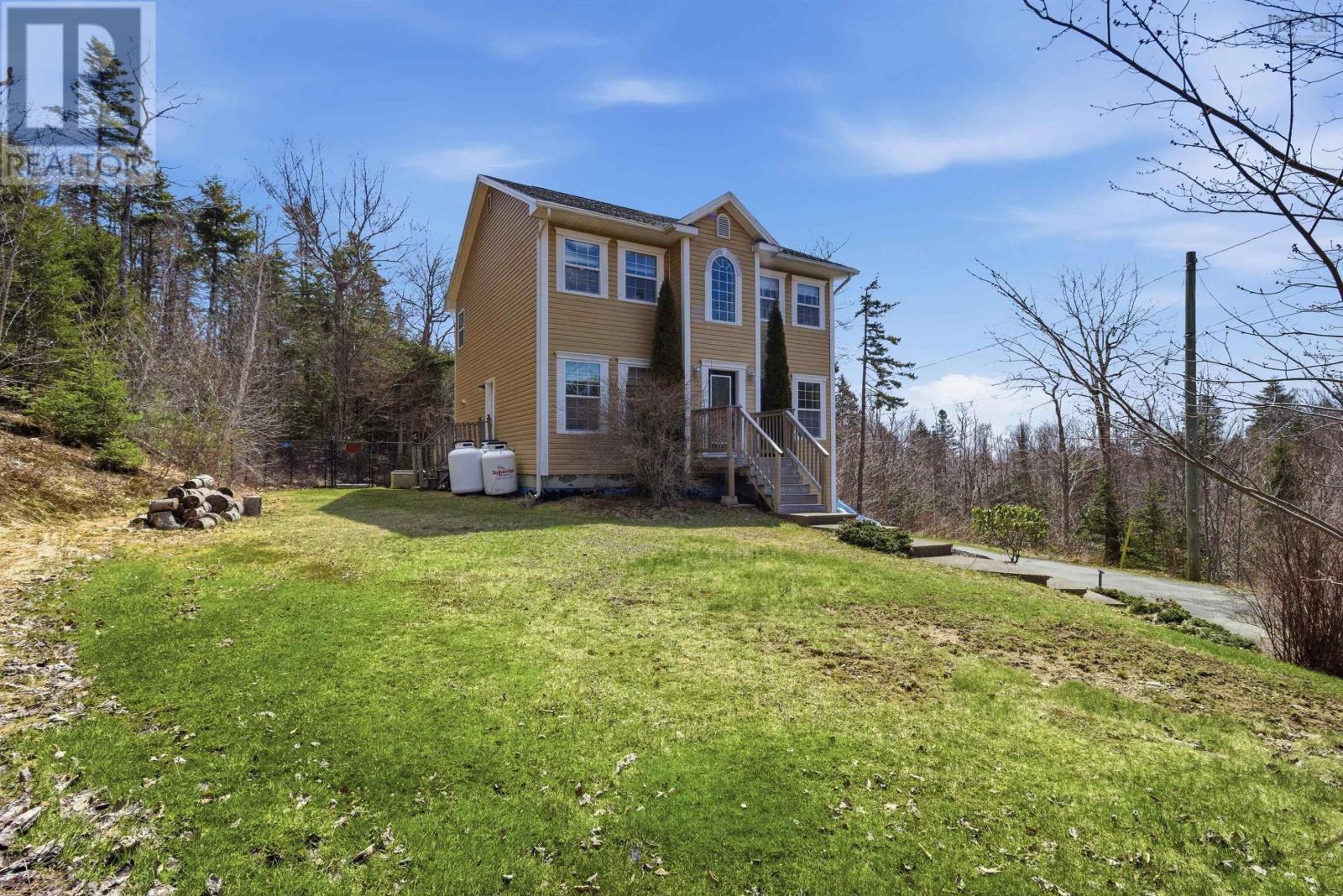 MLS® listing #29853464 for sale located at 130 Snowberry Court