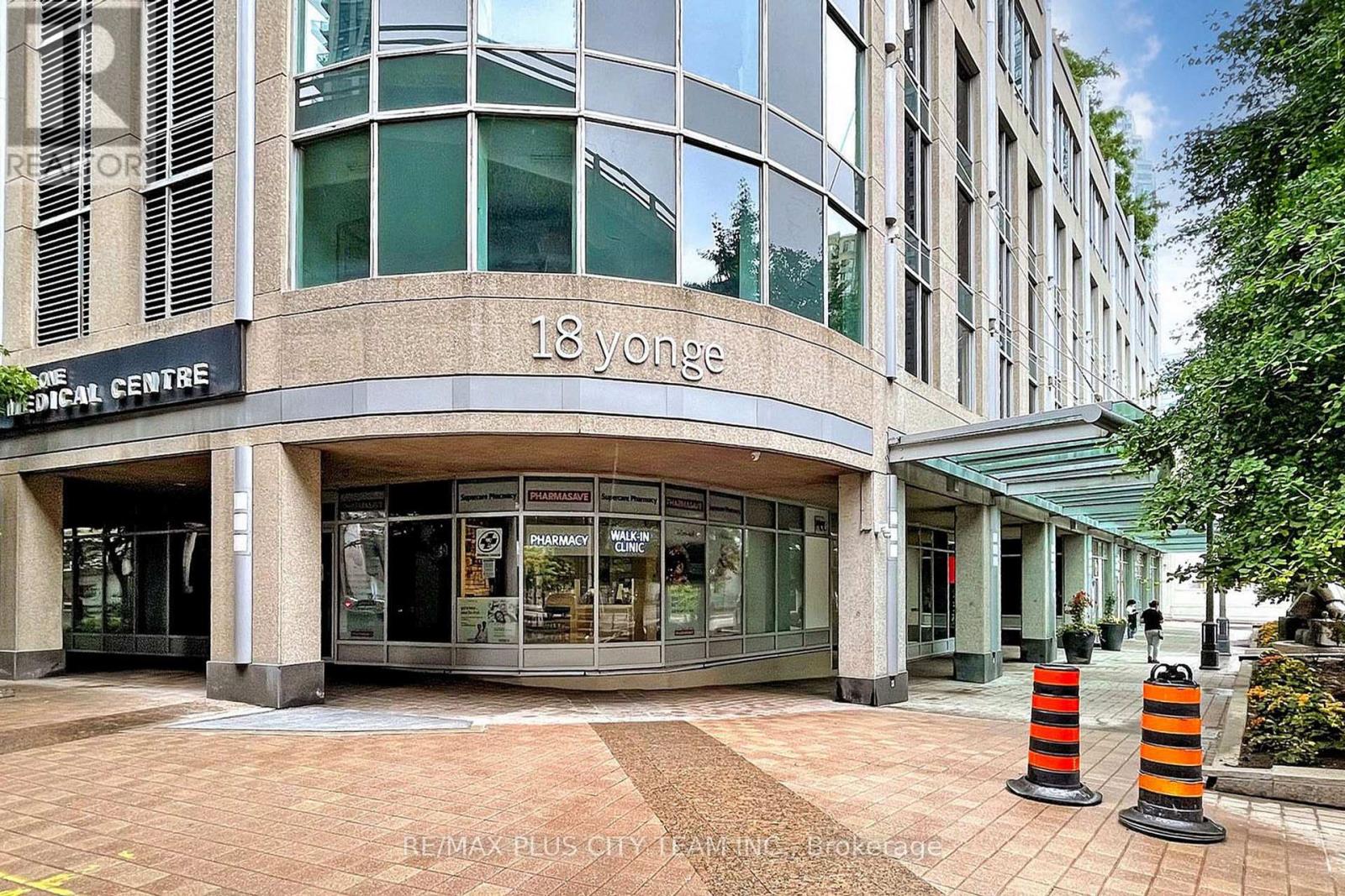 MLS® listing #29854032 for sale located at 1809 - 18 YONGE STREET