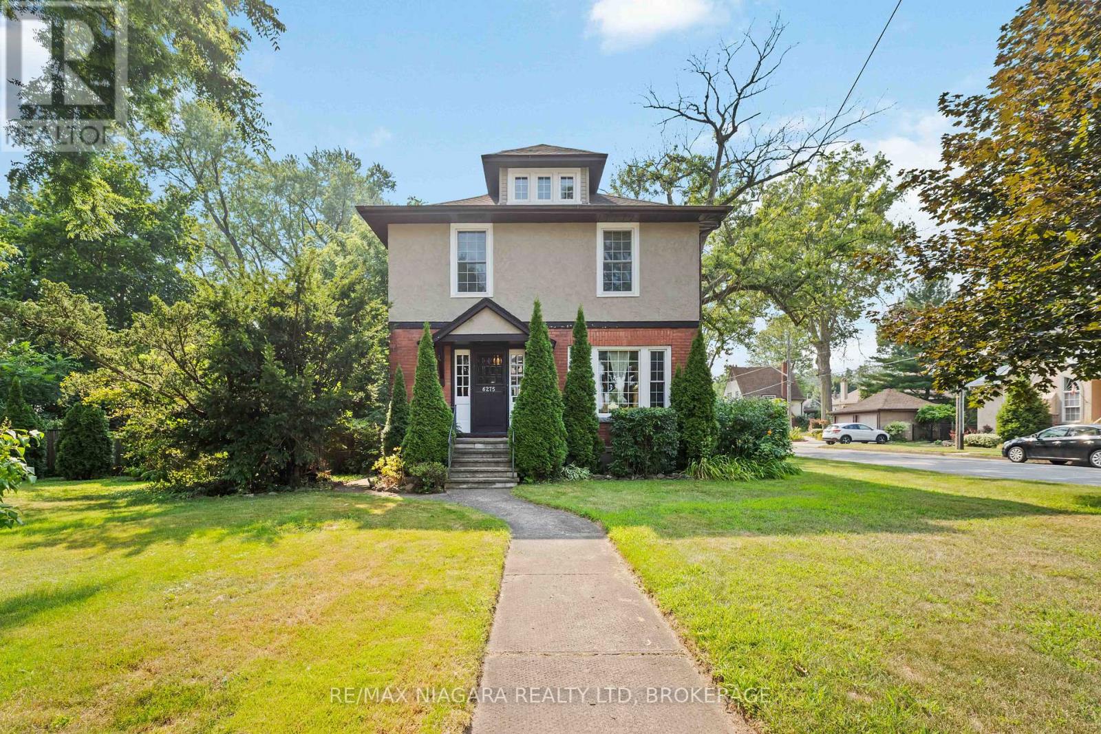 MLS® listing #29854401 for sale located at 6275 PINE GROVE AVENUE