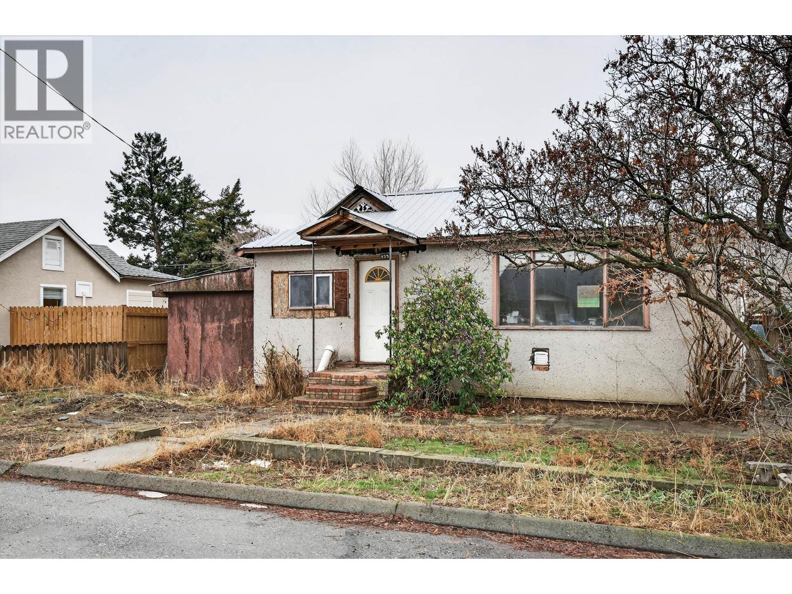 MLS® listing #29854975 for sale located at 439 Campbell Avenue