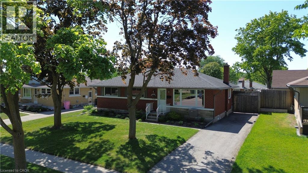 MLS® listing #29856060 for sale located at 26 WOODHAVEN Road