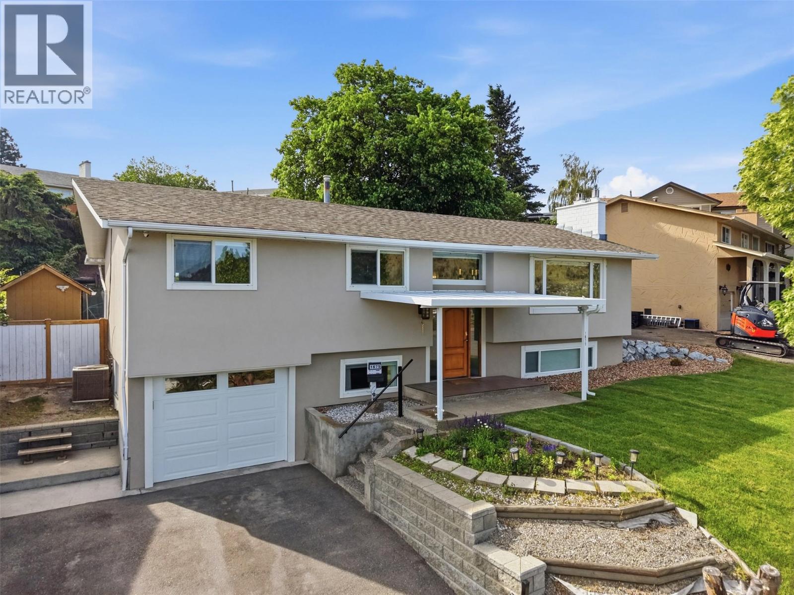 MLS® listing #29856124 for sale located at 1675 SPRINGHAVEN PLACE Place