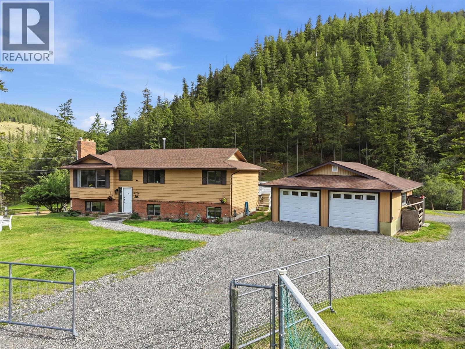 MLS® listing #29857409 for sale located at 2015 PRATT Road