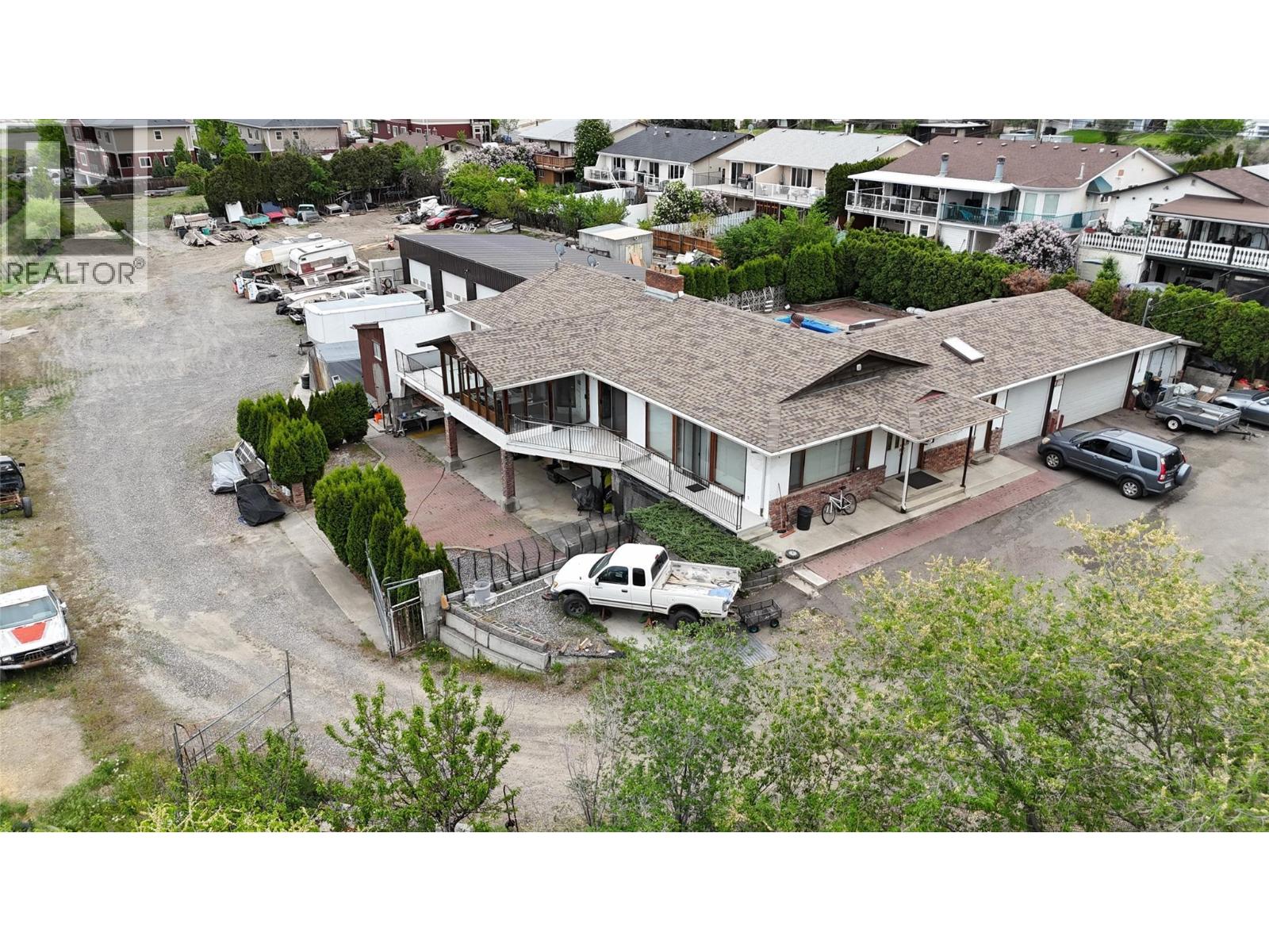 MLS® listing #29857412 for sale located at 964 FERNIE Road