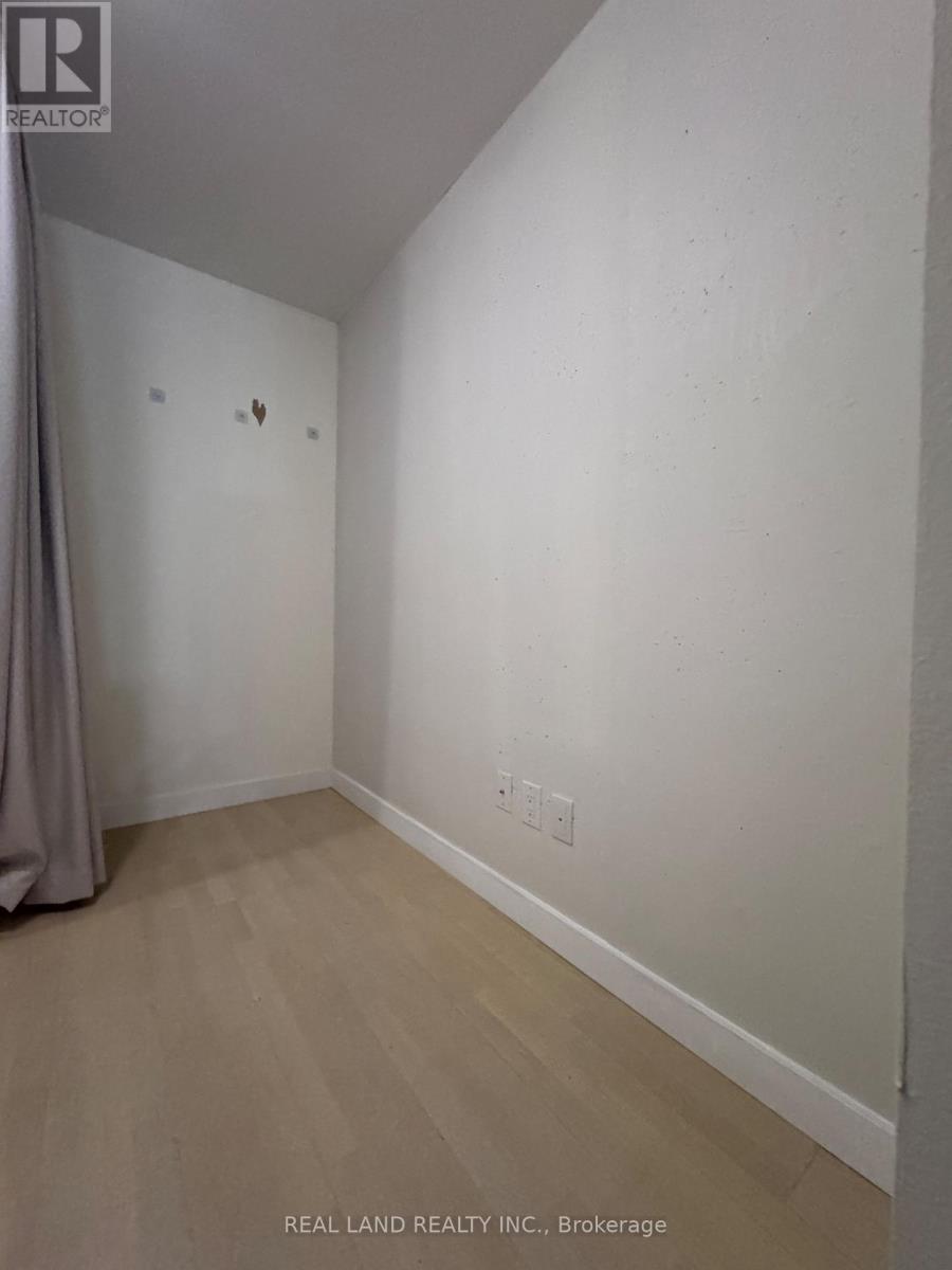 MLS® listing #29858472 for sale located at 303 - 246 LOGAN AVENUE