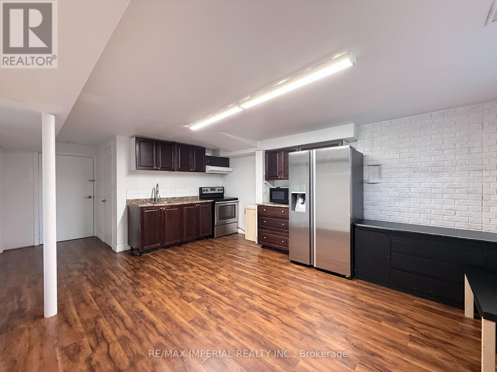 MLS® listing #29858477 for sale located at BSMT #2 - 52 YONGEHURST ROAD