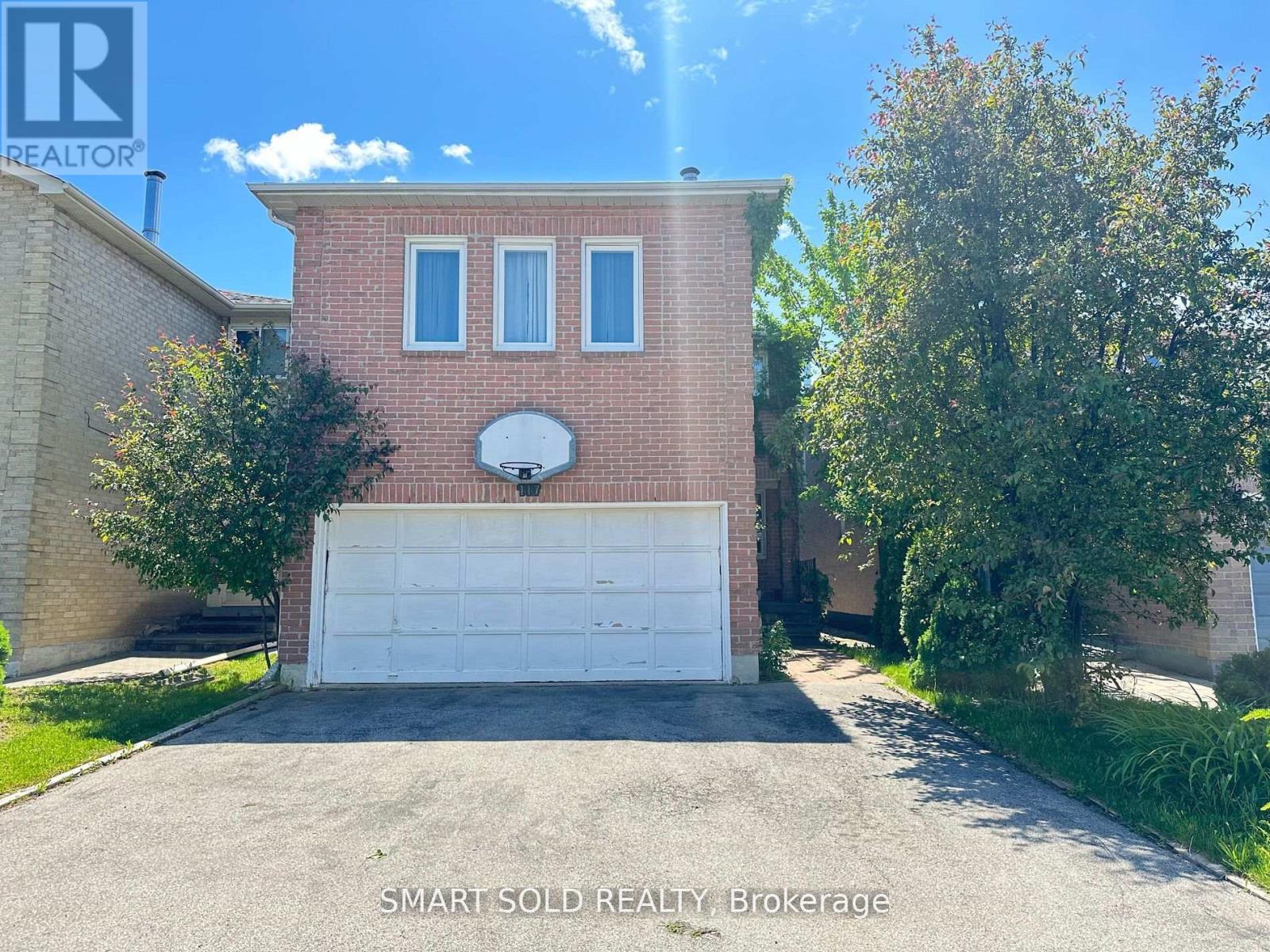 MLS® listing #29858478 for sale located at 117 WESTHAMPTON DRIVE