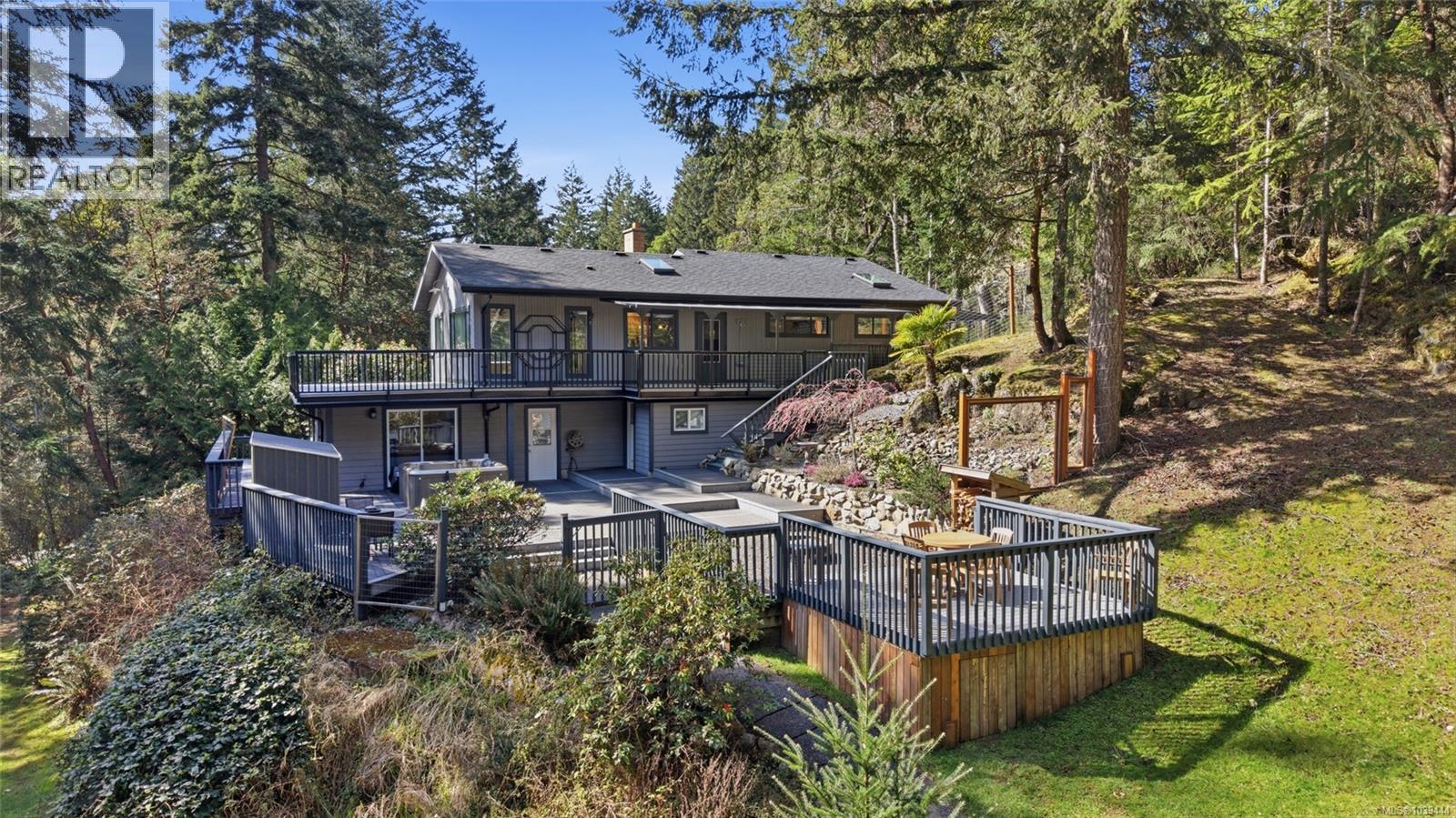 MLS® listing #29858623 for sale located at 852 Walfred Rd