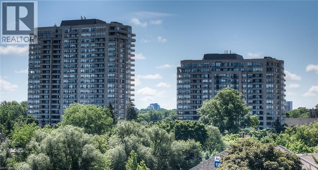 MLS® listing #29859011 for sale located at 6 WILLOW Street Unit# 1907