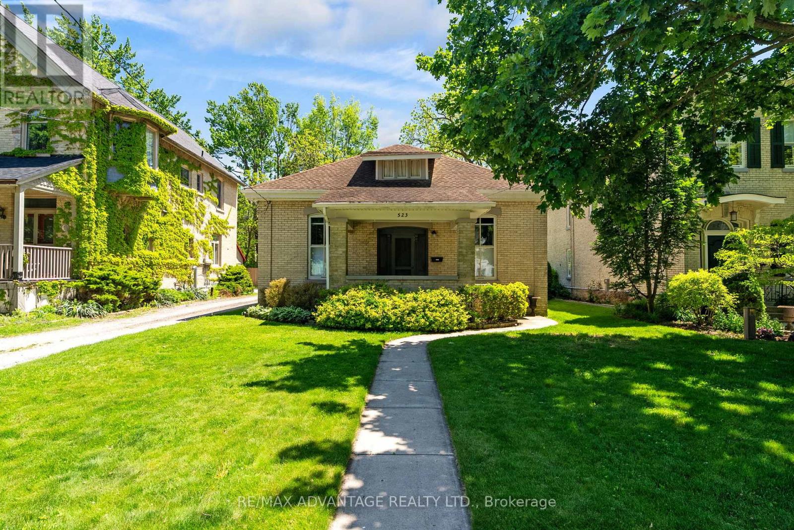 MLS® listing #29859354 for sale located at 523 DUFFERIN AVENUE