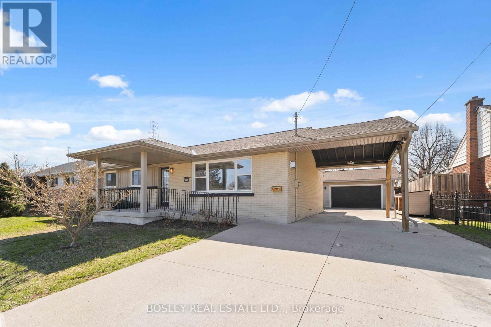 MLS® listing #29859440 for sale located at 5009 AMELIA CRESCENT