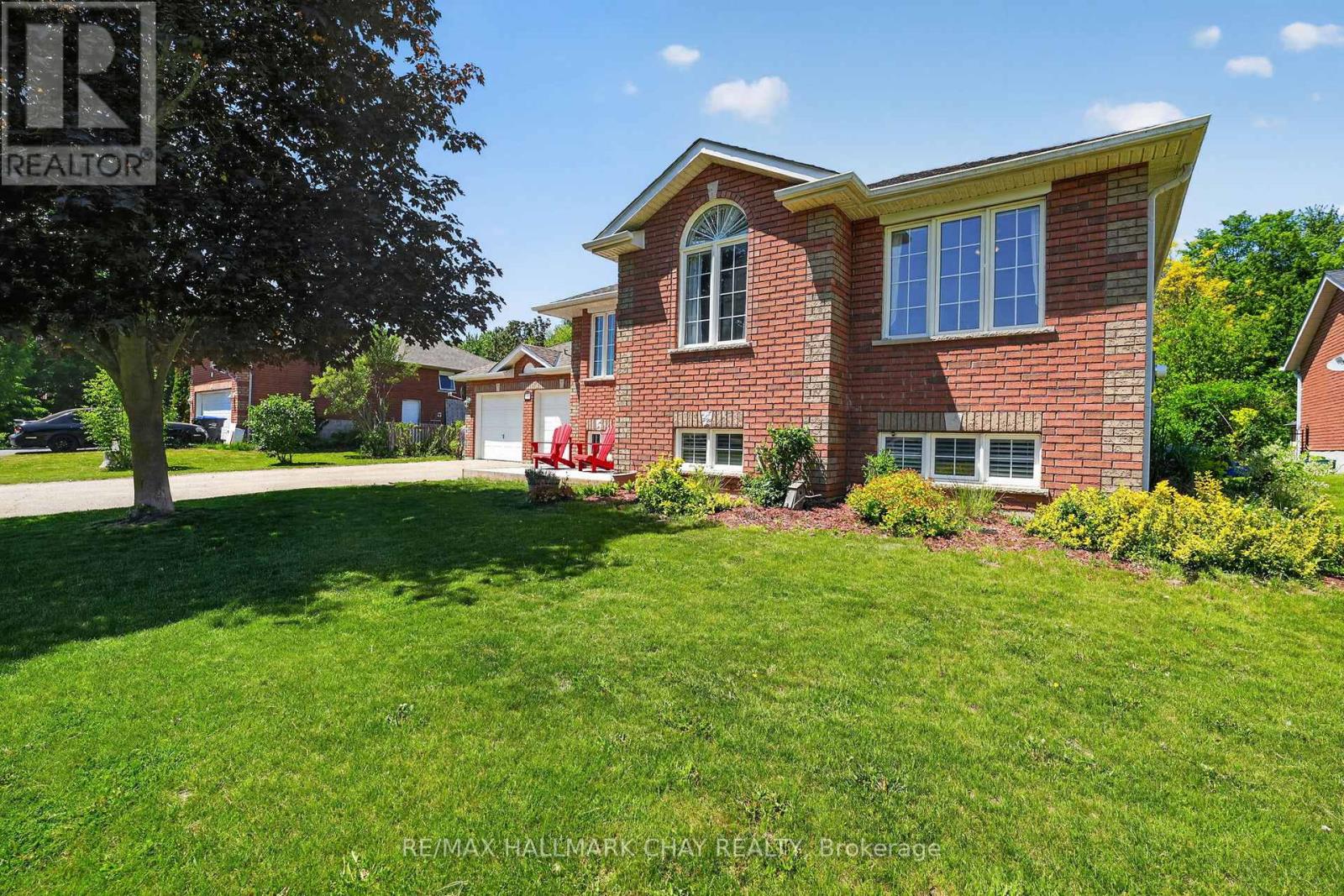 MLS® listing #29860200 for sale located at 55 BURBANK CIRCLE
