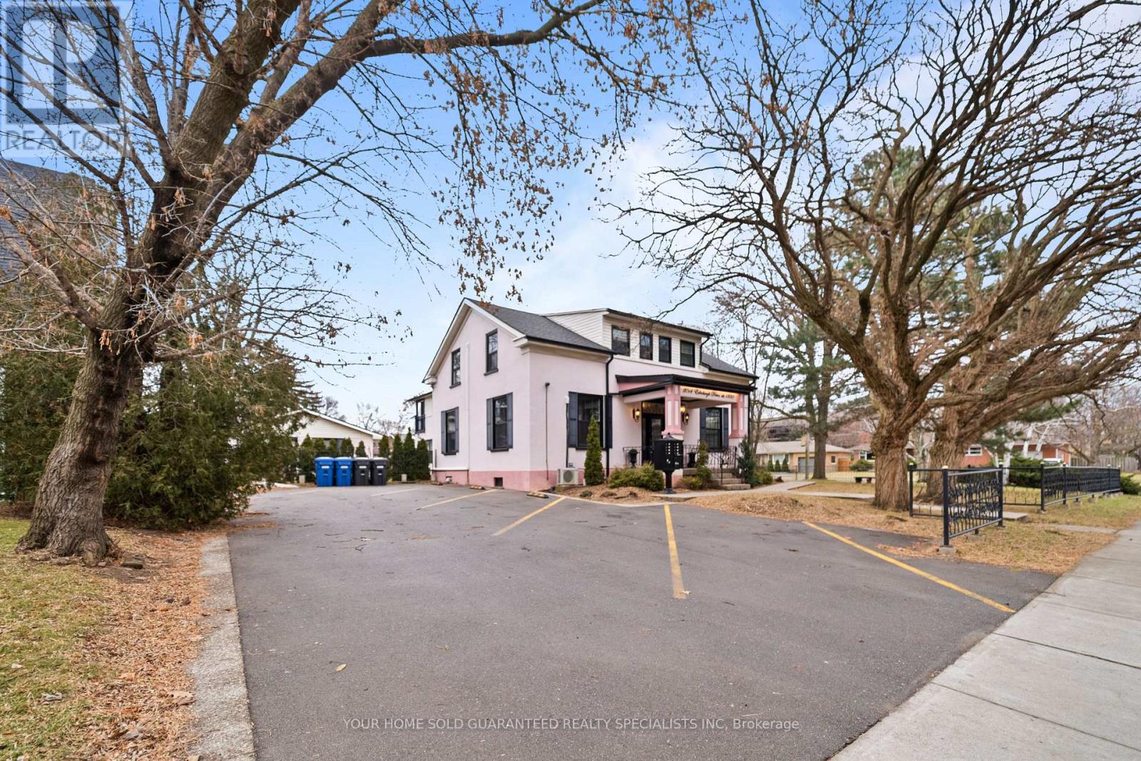 MLS® listing #29860281 for sale located at 2014 EDINBURGH DRIVE