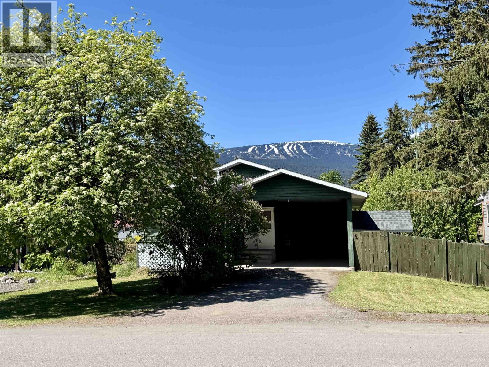MLS® listing #29860387 for sale located at 3845 9TH AVENUE