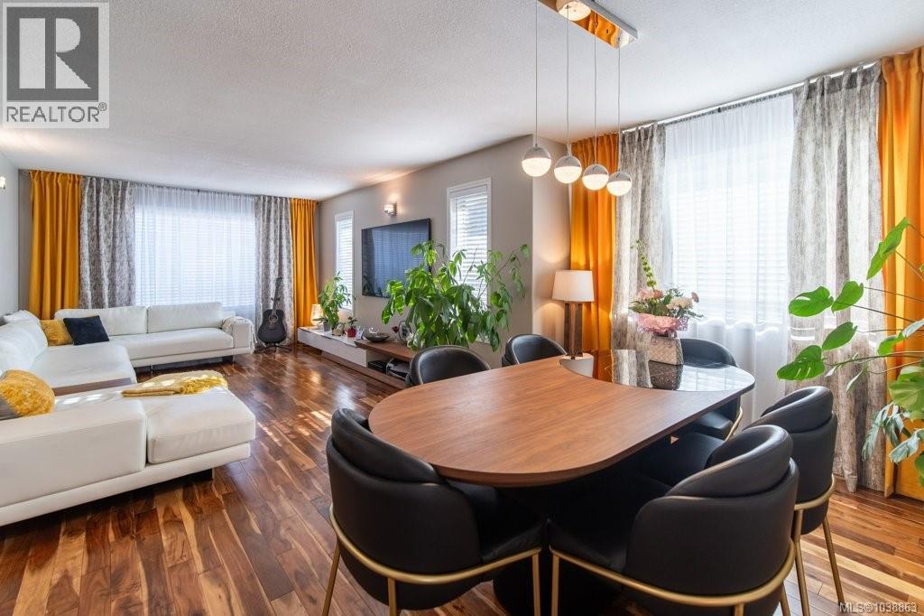 MLS® listing #29860407 for sale located at 749 Marchmont Rd