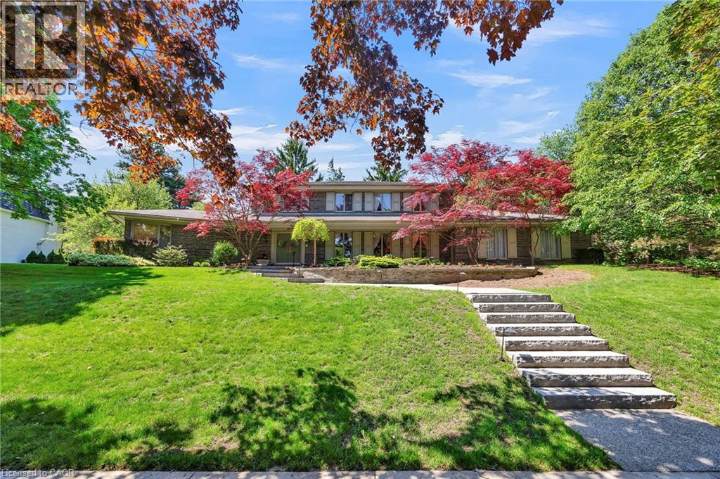 MLS® listing #29862559 for sale located at 61 HUNTLEY Crescent