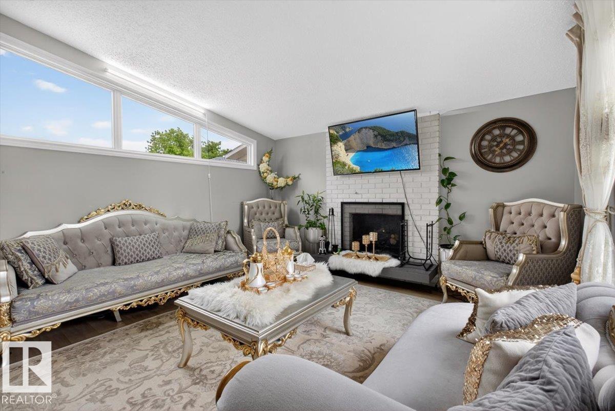 MLS® listing #29862886 for sale located at 11940 152B AV NW