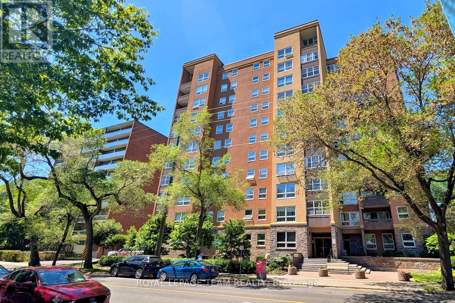 MLS® listing #29865041 for sale located at 5 - 373 LAURIER AVENUE E