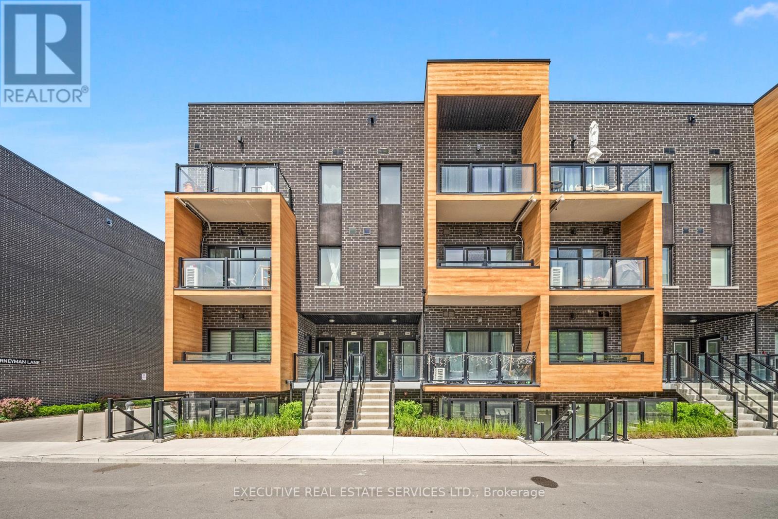 MLS® listing #29865353 for sale located at 226 - 1145 JOURNEYMAN LANE