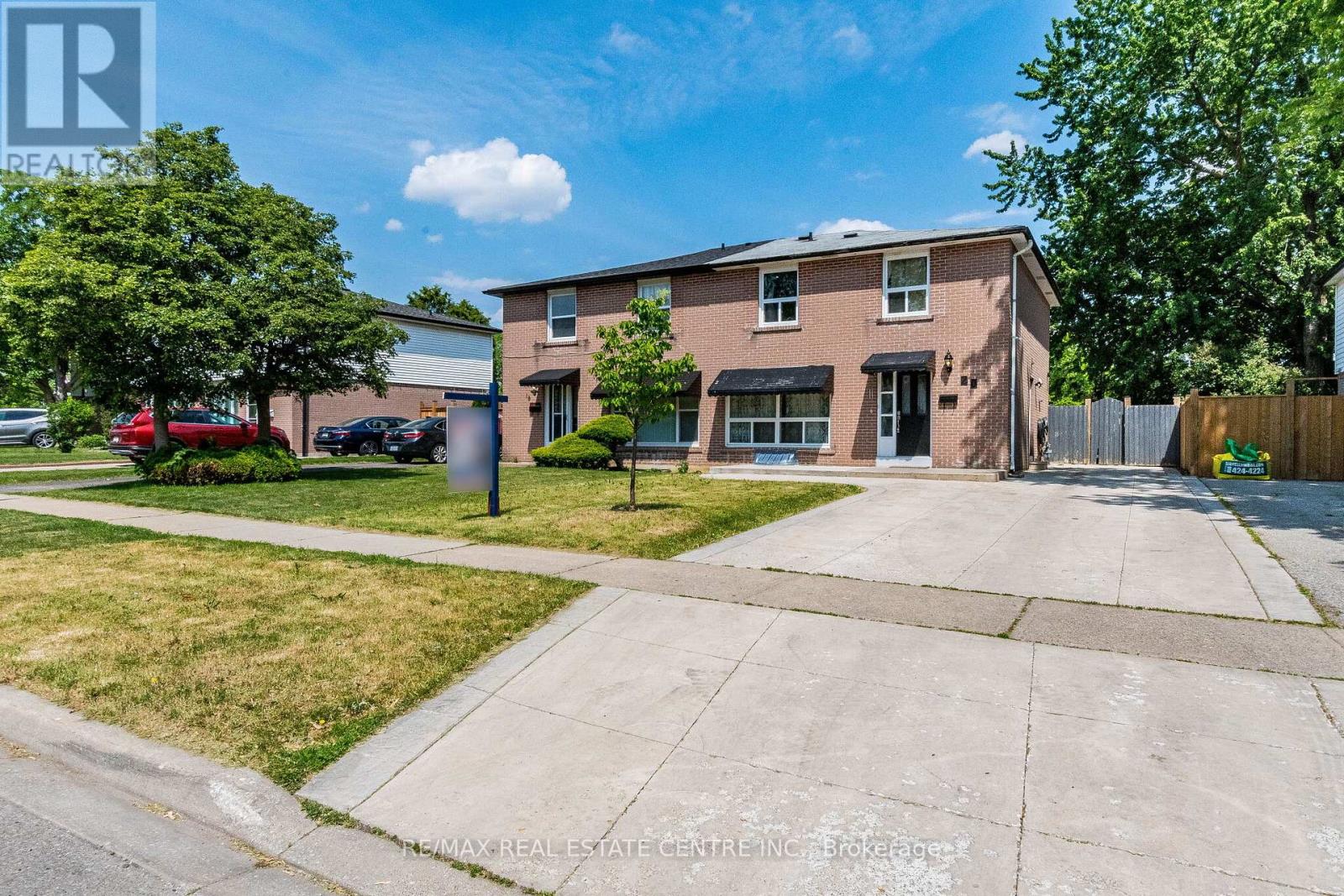 MLS® listing #29865437 for sale located at 20 EARNSCLIFFE CIRCLE