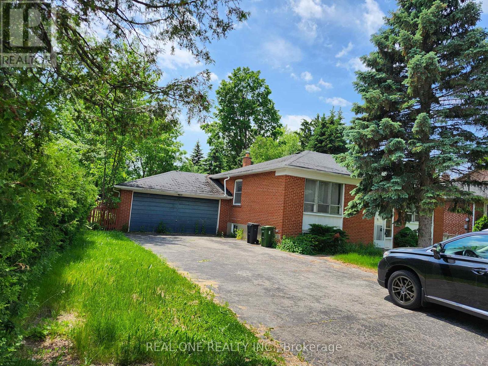 MLS® listing #29865584 for sale located at 33 URBANDALE AVENUE
