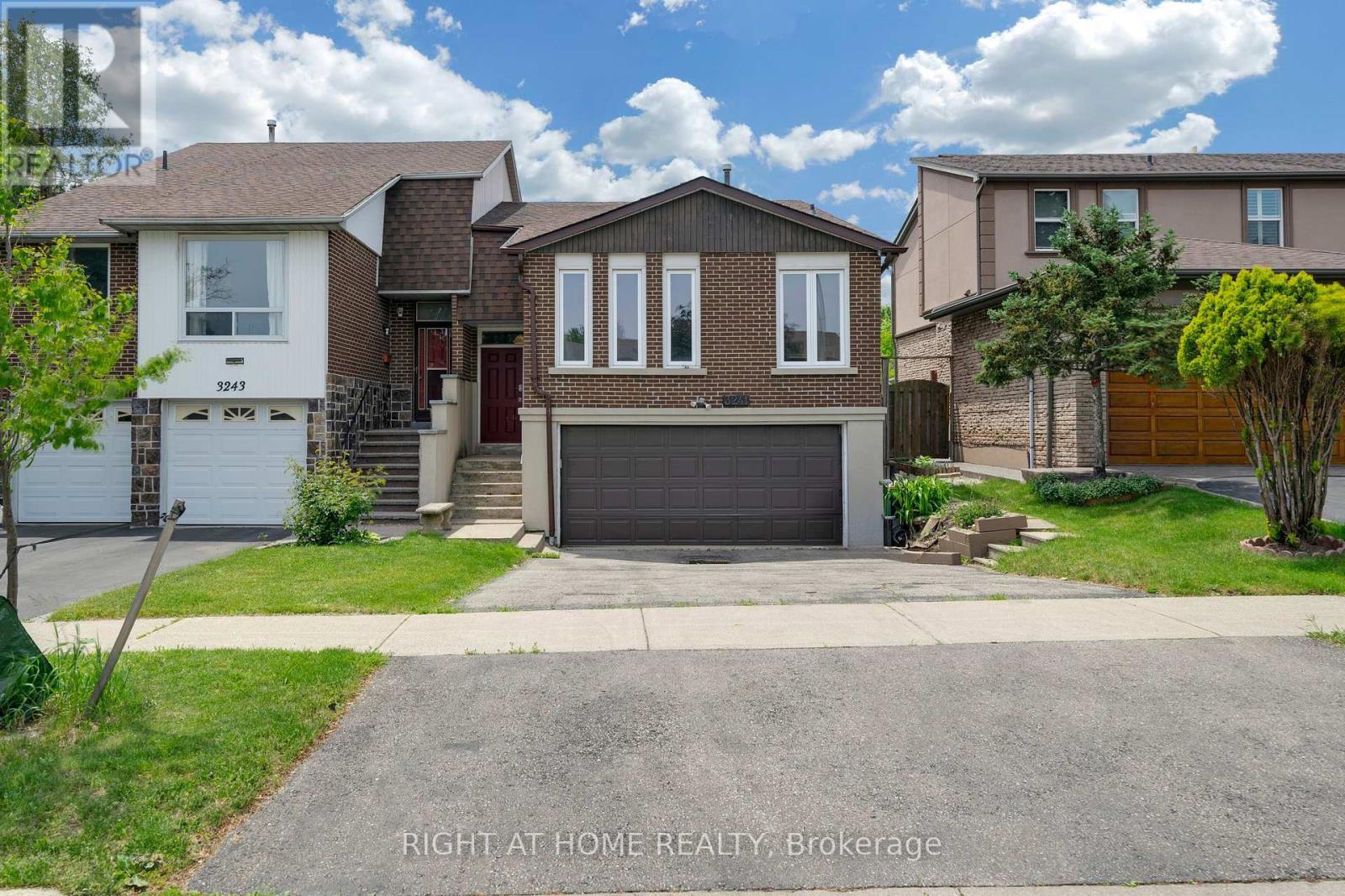 MLS® listing #29865604 for sale located at 3241 MCCARTHY COURT