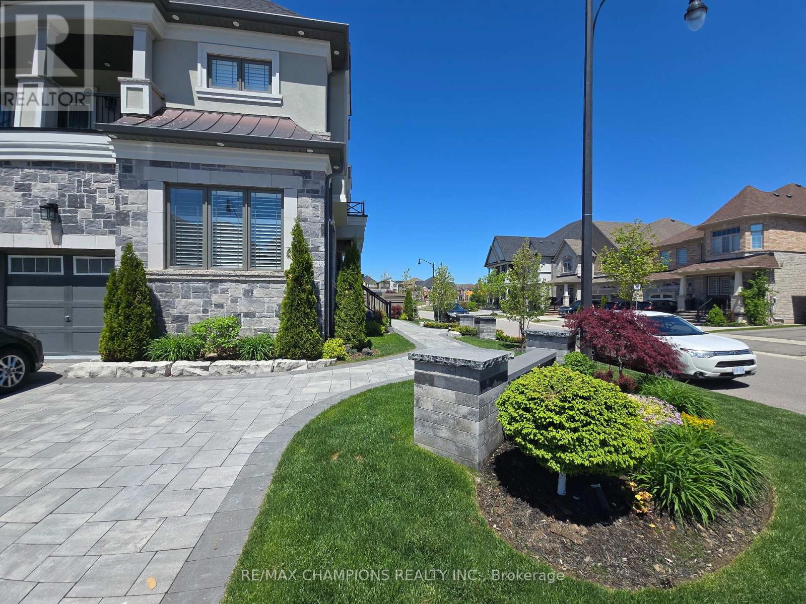 MLS® listing #29865767 for sale located at 2 BLUE SILO WAY