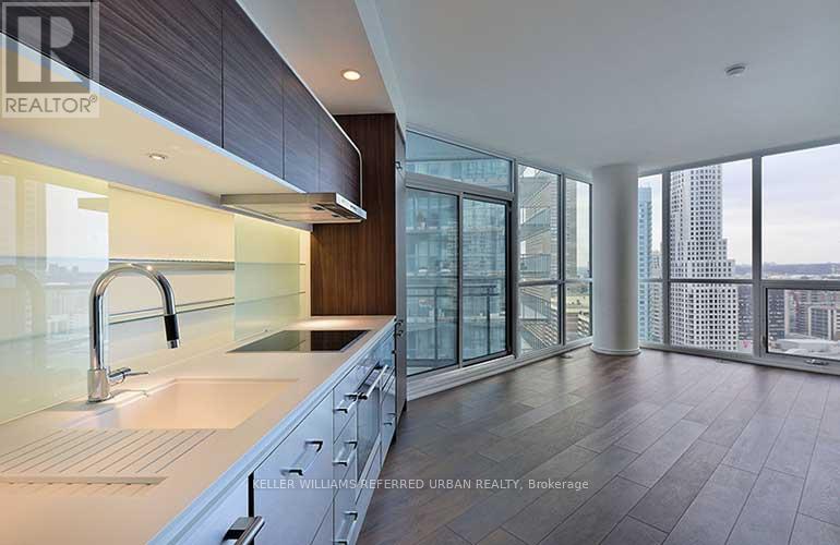 MLS® listing #29866291 for sale located at 3512 - 45 CHARLES STREET E