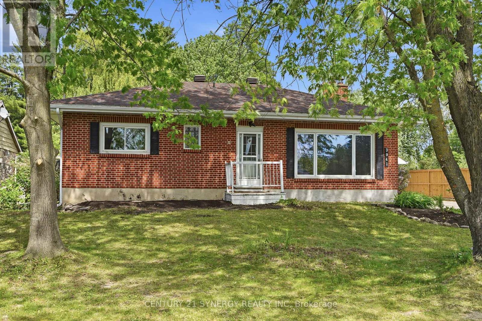 MLS® listing #29866436 for sale located at 3941 SHIRLEY AVENUE