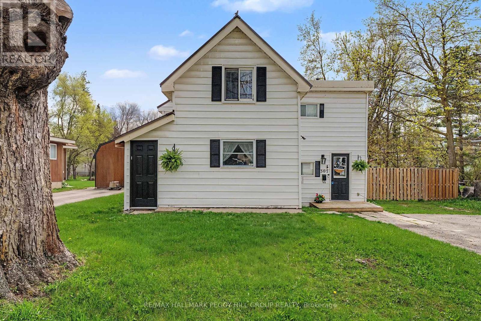 MLS® listing #29866467 for sale located at 307 MILLARD STREET