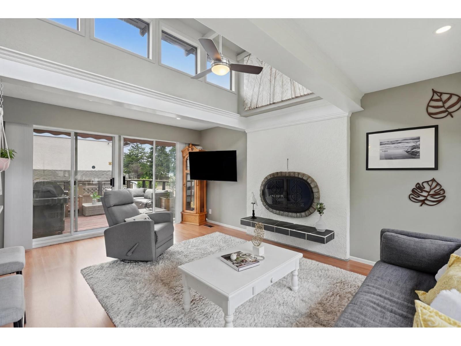 MLS® listing #29866842 for sale located at 7268 YORK CRESCENT